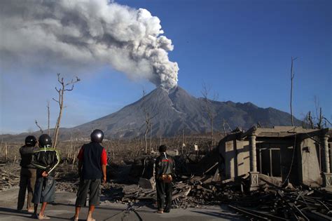 爪哇島上的火山爆發：公元一世紀的自然災害與社會變革